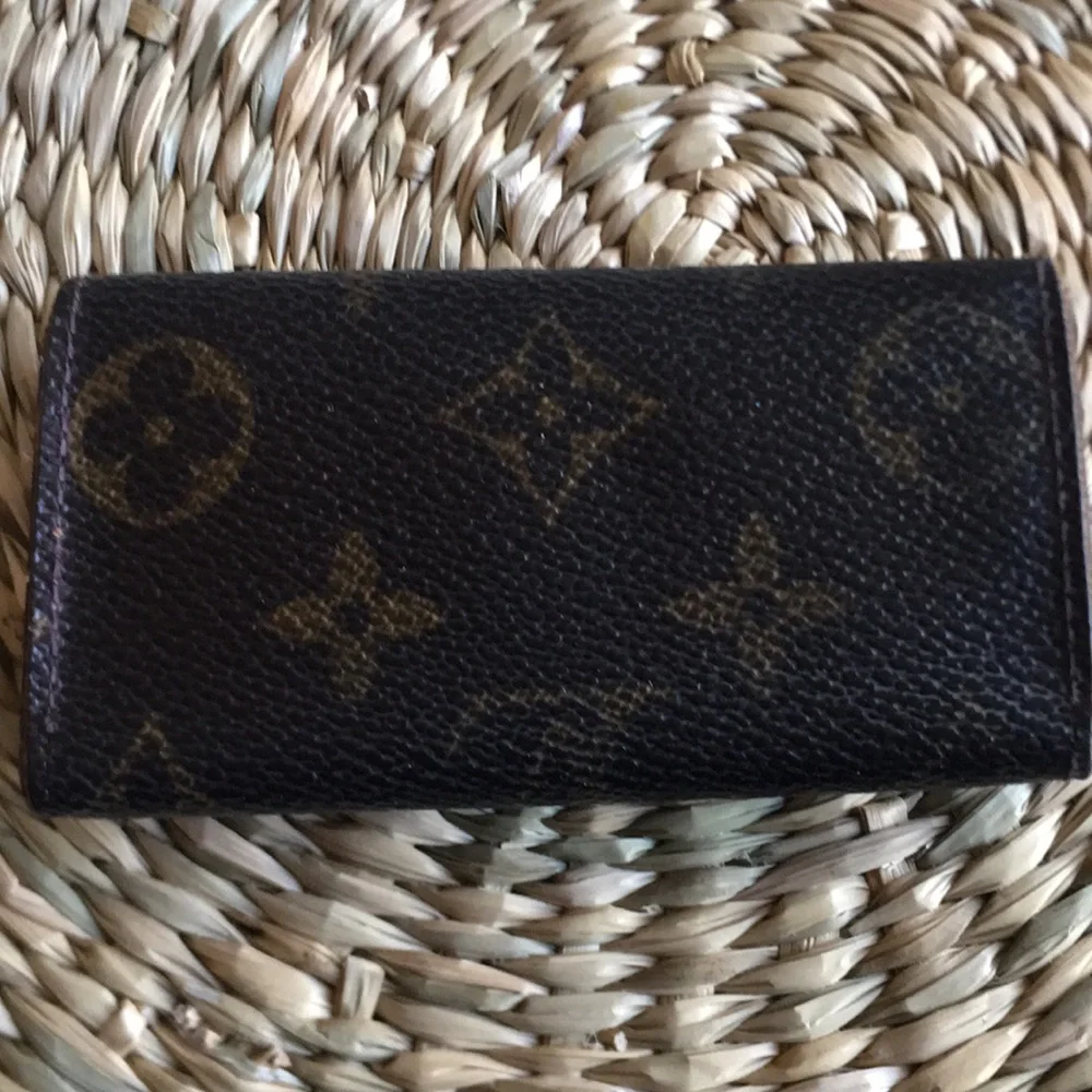 Authentic preloved Louis Vitton Key Holder - Picture 4 of 17